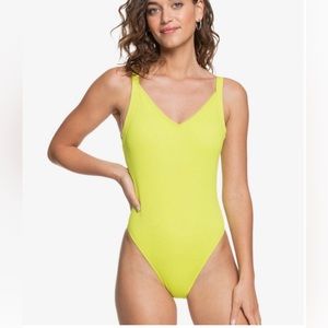 NWT Kelia One Piece Swimsuit X Hailey Bieber Small